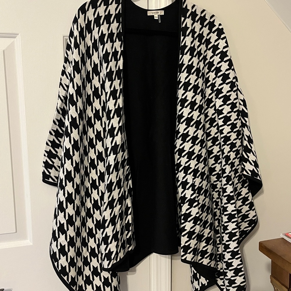 Black and White Houndstooth Poncho